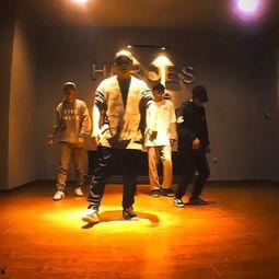 舞蹈视频群舞成人动作,成人舞蹈动作的优雅演绎